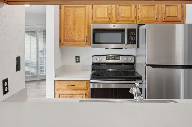 1104 Riverchase Lane 203, Arlington, TX 76011