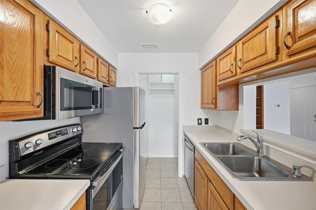 1104 Riverchase Lane 203, Arlington, TX 76011