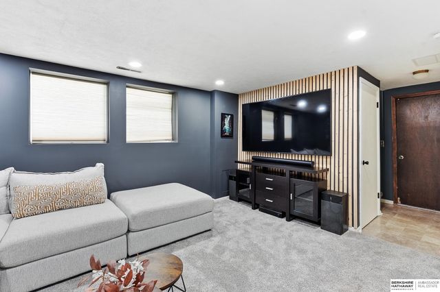 12555 Yates Street, Omaha, NE 68164