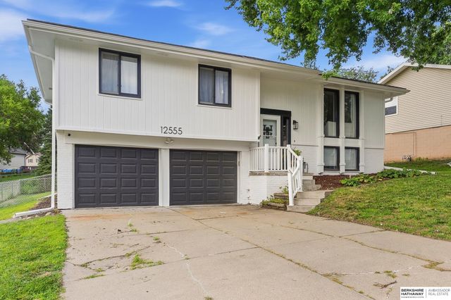 12555 Yates Street, Omaha, NE 68164