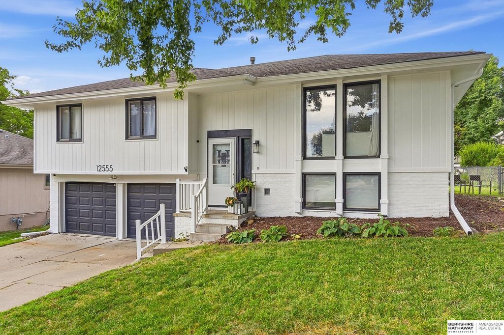 12555 Yates Street, Omaha, NE 68164