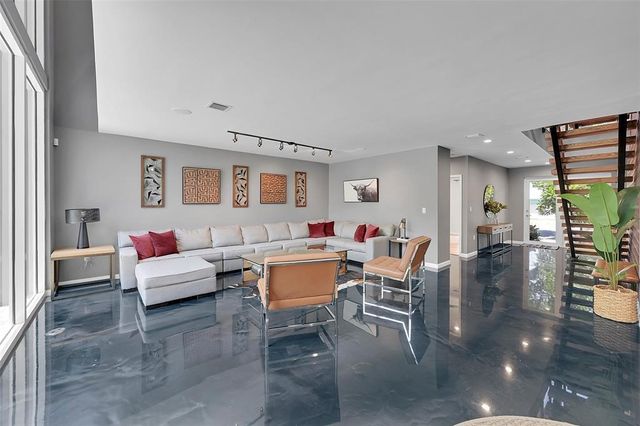 640 NE 17th Way, Fort Lauderdale, FL 33304