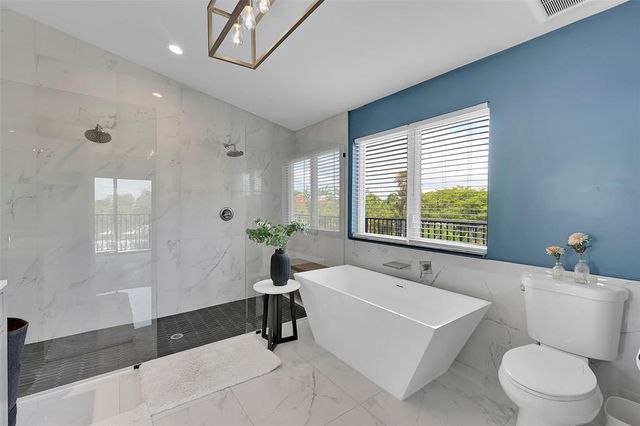 640 NE 17th Way, Fort Lauderdale, FL 33304