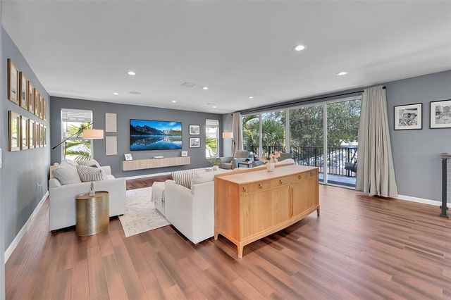 640 NE 17th Way, Fort Lauderdale, FL 33304