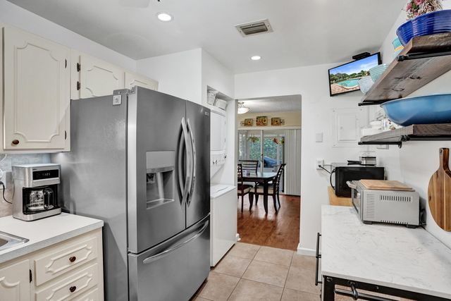 10127 41st Terrace S 211, Boynton Beach, FL 33436