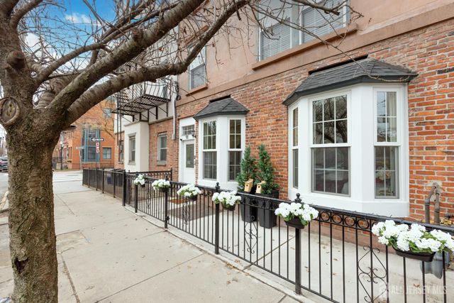 91 Coles Street 1, Jersey City, NJ 07302