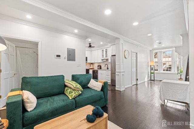91 Coles Street 1, Jersey City, NJ 07302