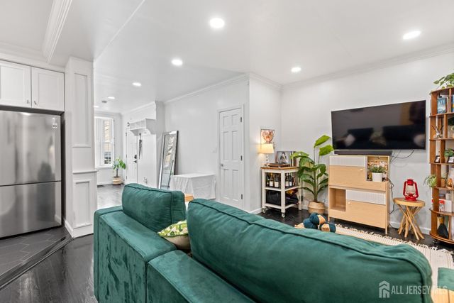 91 Coles Street 1, Jersey City, NJ 07302