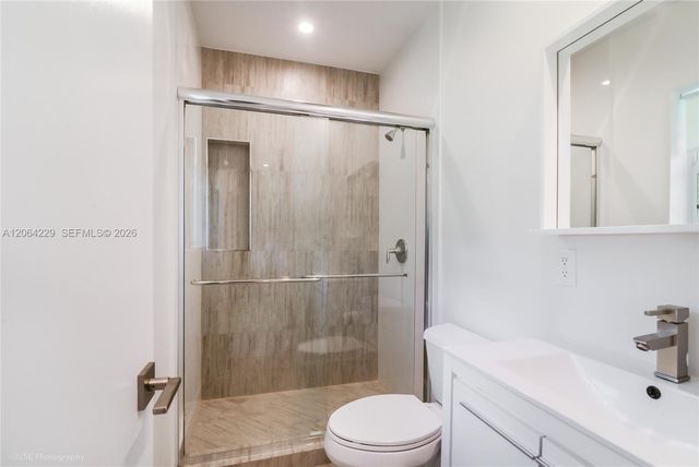 52 Camden Dr, Bal Harbour, FL 33154