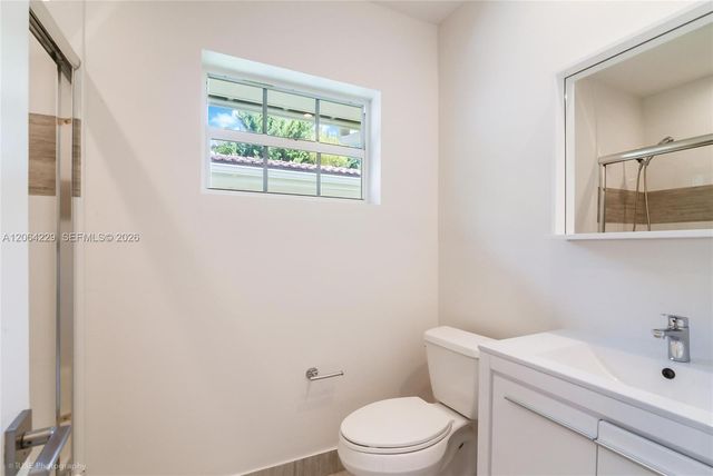 52 Camden Dr, Bal Harbour, FL 33154