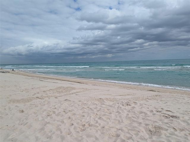 52 Camden Dr, Bal Harbour, FL 33154