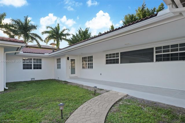 52 Camden Dr, Bal Harbour, FL 33154