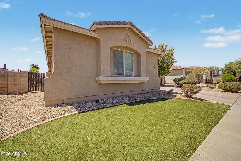 17373 W PINNACLE VISTA Drive, Surprise, AZ 85387 — photo 2