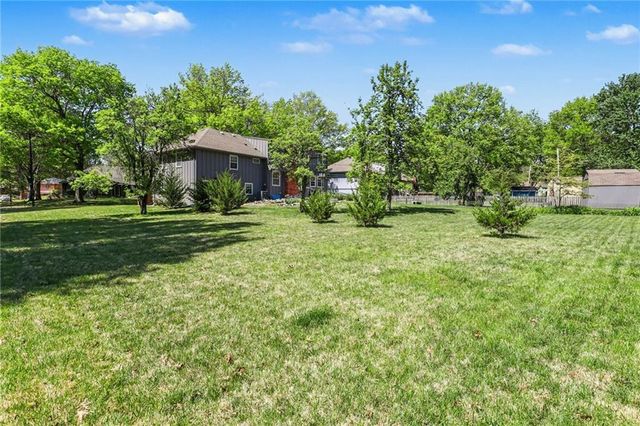 12931 Smalley Avenue, Grandview, MO 64030