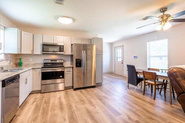 1406 Memory Ln, Houma, LA 70363