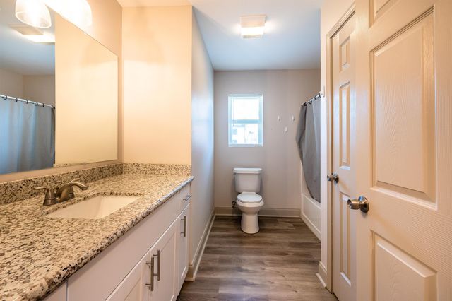 1406 Memory Ln, Houma, LA 70363