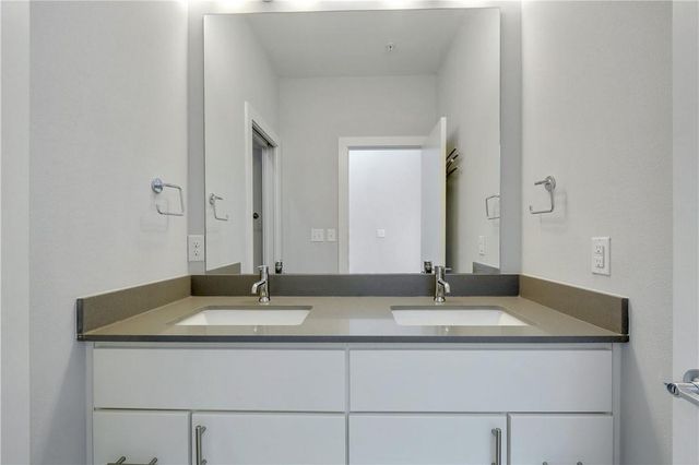 2002 E 7th ST 243, Austin, TX 78702
