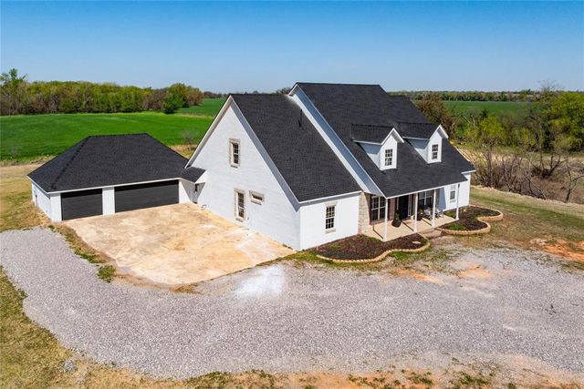 1217 N Manning Road, El Reno, OK 73036