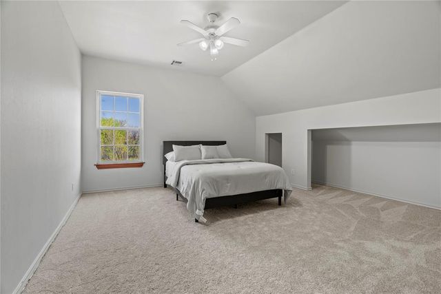 1217 N Manning Road, El Reno, OK 73036