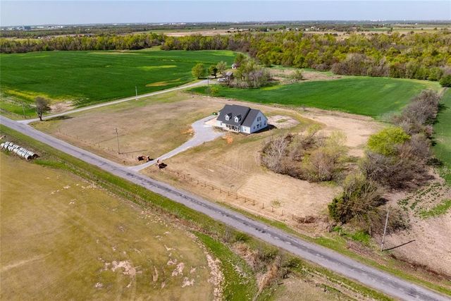 1217 N Manning Road, El Reno, OK 73036