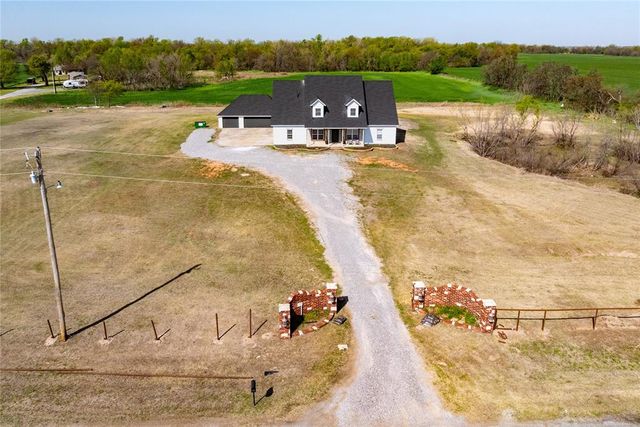 1217 N Manning Road, El Reno, OK 73036