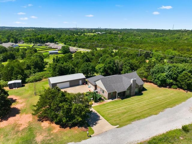 1545 Deer Meadow Lane, Guthrie, OK 73044