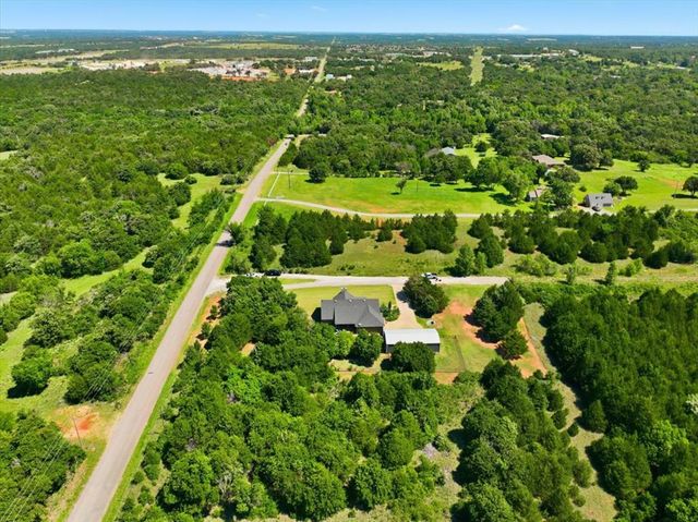 1545 Deer Meadow Lane, Guthrie, OK 73044