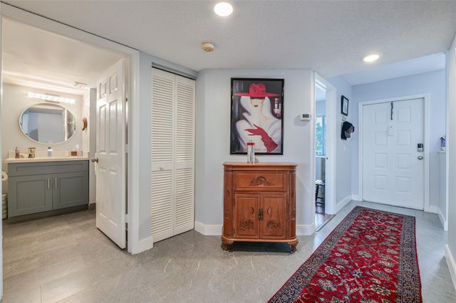 10111 NW 24th Pl 307, Sunrise, FL 33322