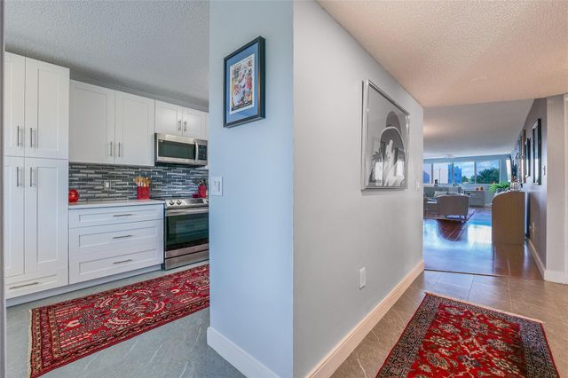 10111 NW 24th Pl 307, Sunrise, FL 33322