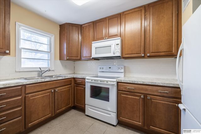 368 S 47th Street, Lincoln, NE 68510