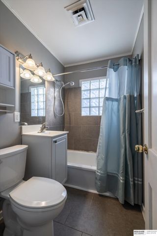 368 S 47th Street, Lincoln, NE 68510