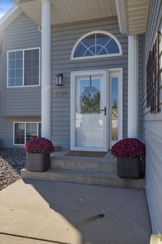 4534 Westport Parkway, West Fargo, ND 58078