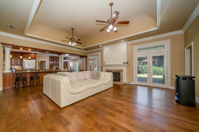 1305 Mockingbird Ln, Longview, TX 75601