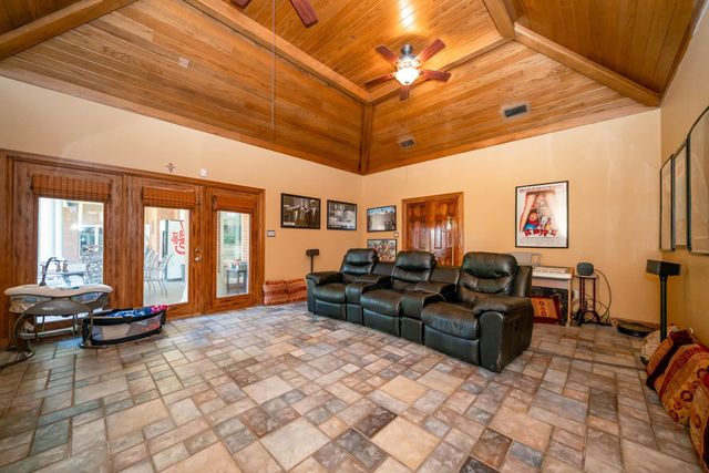 1305 Mockingbird Ln, Longview, TX 75601