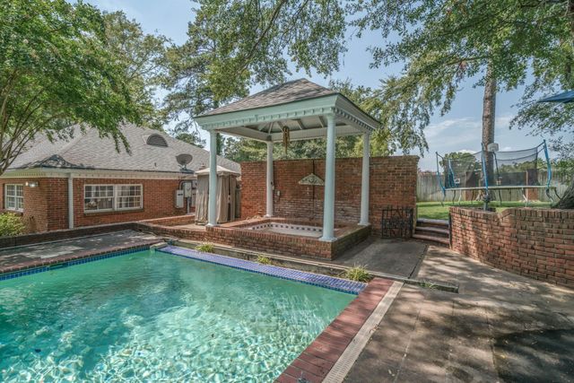 1305 Mockingbird Ln, Longview, TX 75601