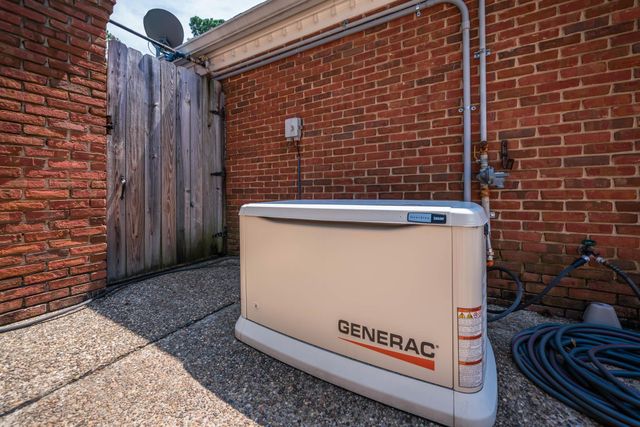 1305 Mockingbird Ln, Longview, TX 75601