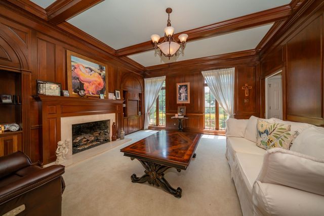 1305 Mockingbird Ln, Longview, TX 75601