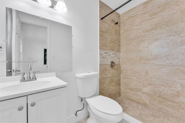 832 NW 28th St, Wilton Manors, FL 33311