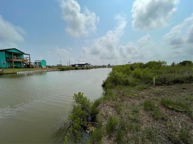 231 Nautilus Street S, Sargent, TX 77414