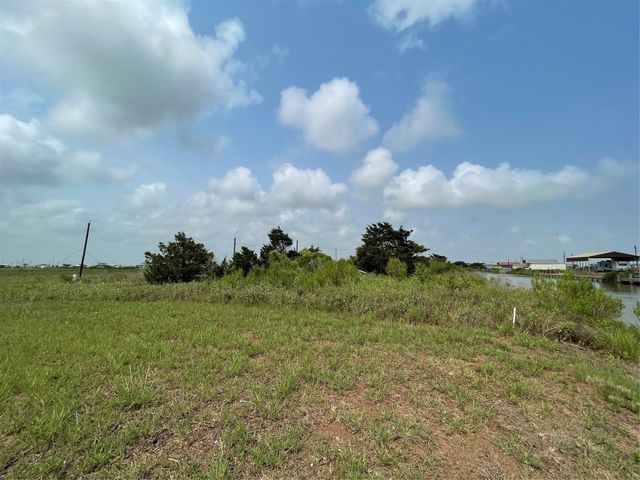 231 Nautilus Street S, Sargent, TX 77414