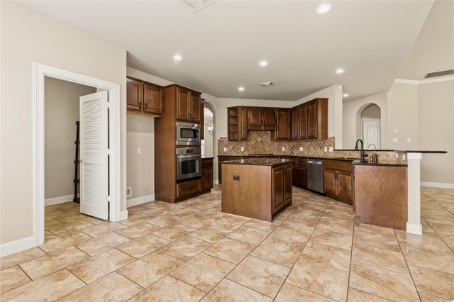 10702 Winding Green Drive, Humble, TX 77338