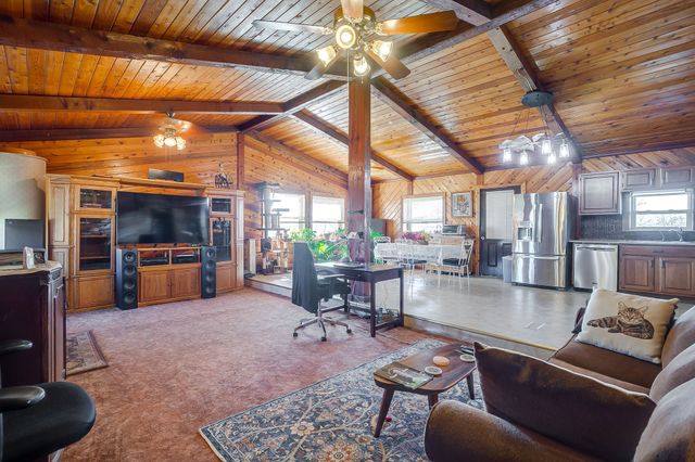 235 S Skyline Court, Cresson, TX 76035