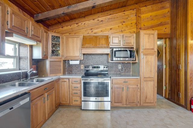 235 S Skyline Court, Cresson, TX 76035