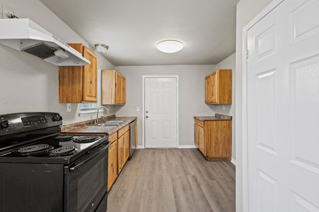 420 Nunnalee Avenue, Van Alstyne, TX 75495
