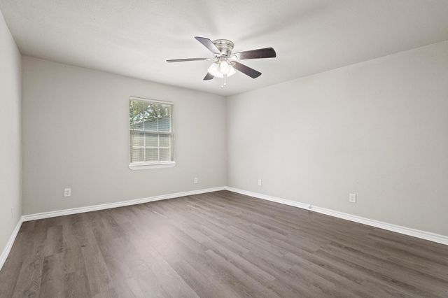 420 Nunnalee Avenue, Van Alstyne, TX 75495