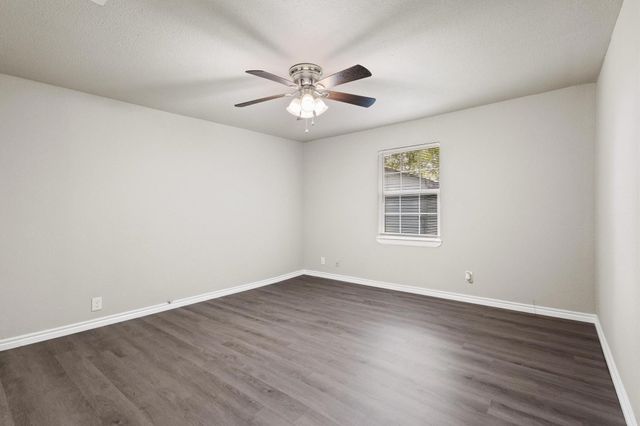 420 Nunnalee Avenue, Van Alstyne, TX 75495