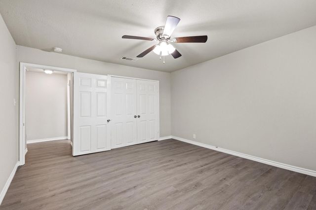 420 Nunnalee Avenue, Van Alstyne, TX 75495
