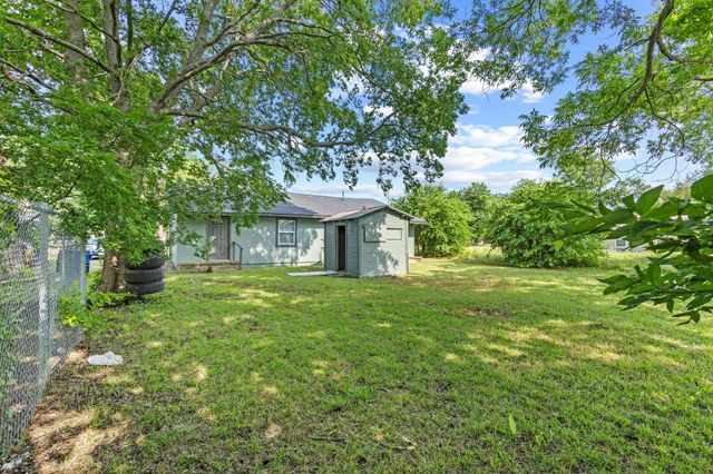 420 Nunnalee Avenue, Van Alstyne, TX 75495