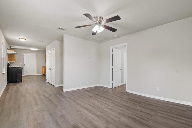 420 Nunnalee Avenue, Van Alstyne, TX 75495