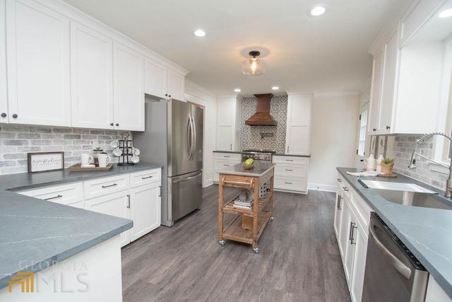 185 Chimney Springs Road APT 1, Tyrone, GA 30290